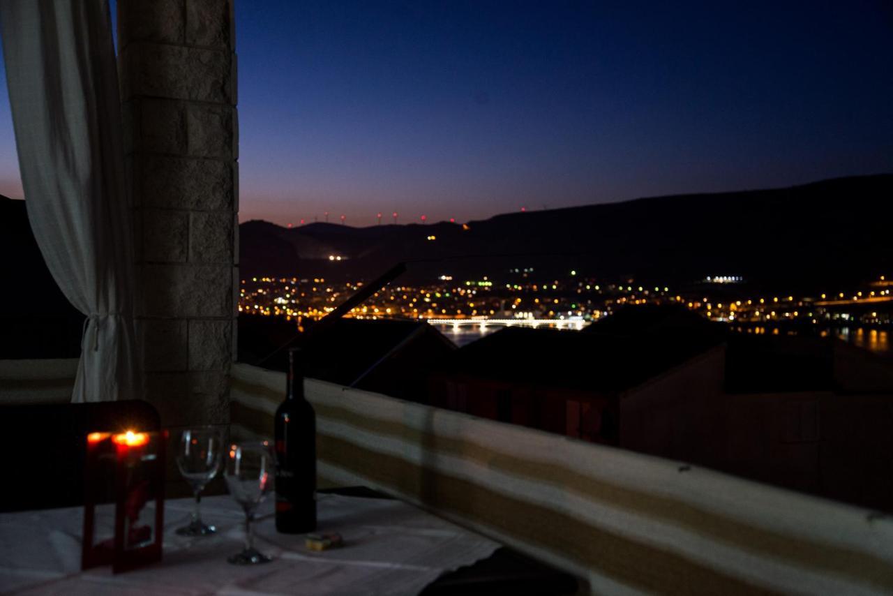 Holidays Apartments Slanada With Terrace And Sea View, Near The Beach & Town Trogir, Free Parking, Quiet Place On Peninsula Ciovo Luaran gambar