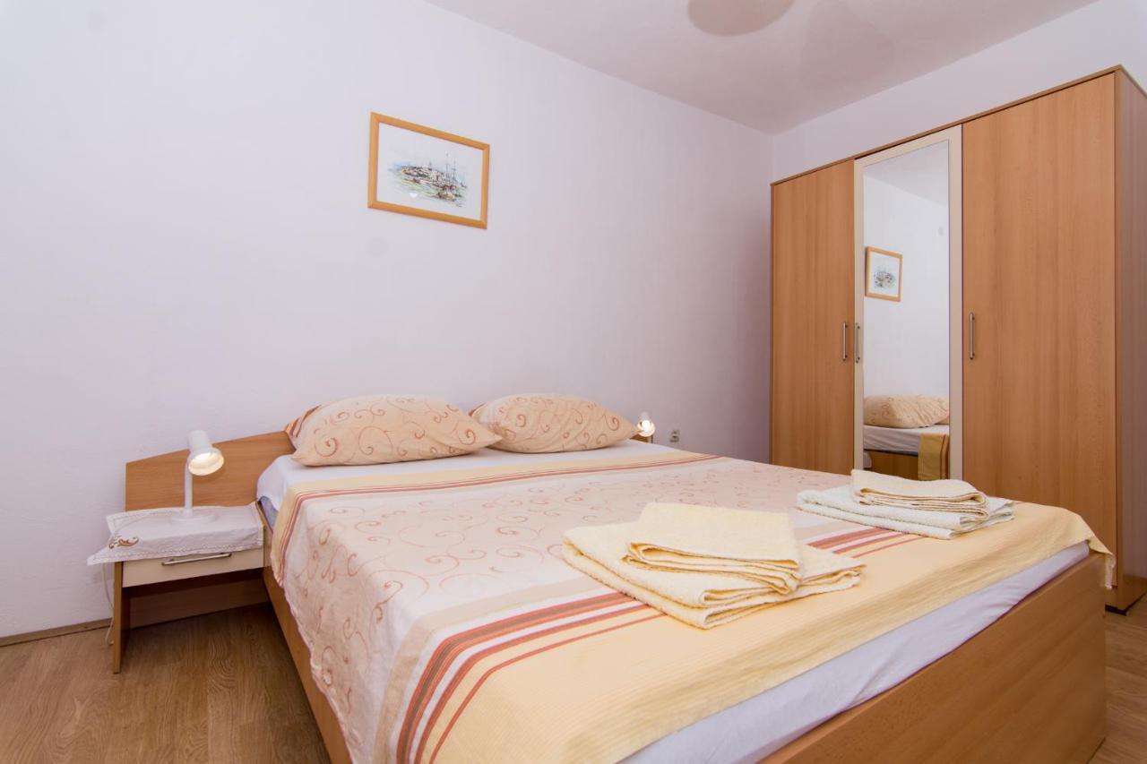 Holidays Apartments Slanada With Terrace And Sea View, Near The Beach & Town Trogir, Free Parking, Quiet Place On Peninsula Ciovo Luaran gambar