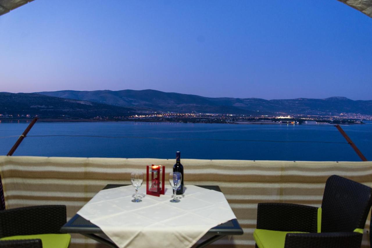 Holidays Apartments Slanada With Terrace And Sea View, Near The Beach & Town Trogir, Free Parking, Quiet Place On Peninsula Ciovo Luaran gambar