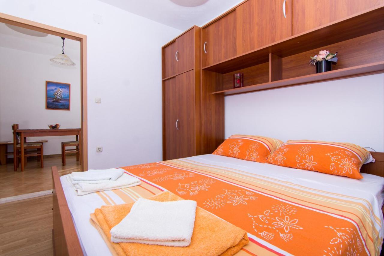 Holidays Apartments Slanada With Terrace And Sea View, Near The Beach & Town Trogir, Free Parking, Quiet Place On Peninsula Ciovo Luaran gambar