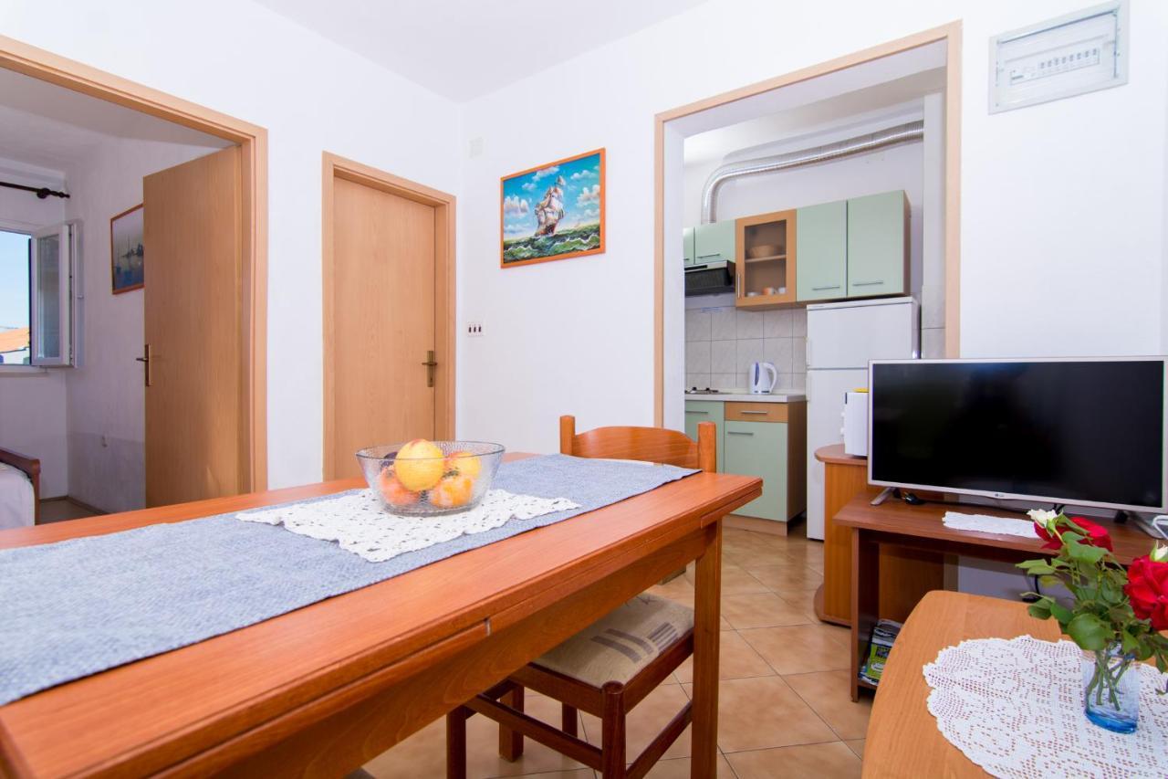 Holidays Apartments Slanada With Terrace And Sea View, Near The Beach & Town Trogir, Free Parking, Quiet Place On Peninsula Ciovo Luaran gambar