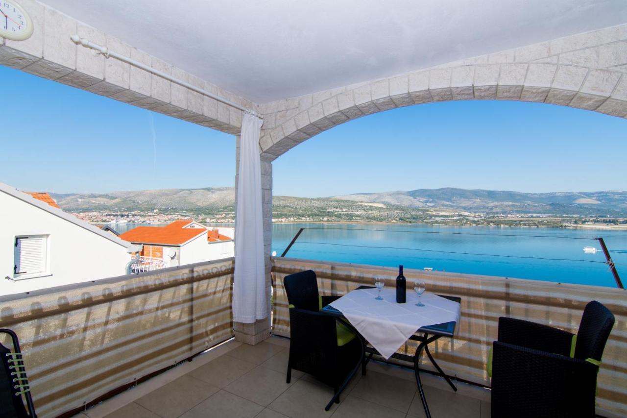 Holidays Apartments Slanada With Terrace And Sea View, Near The Beach & Town Trogir, Free Parking, Quiet Place On Peninsula Ciovo Luaran gambar