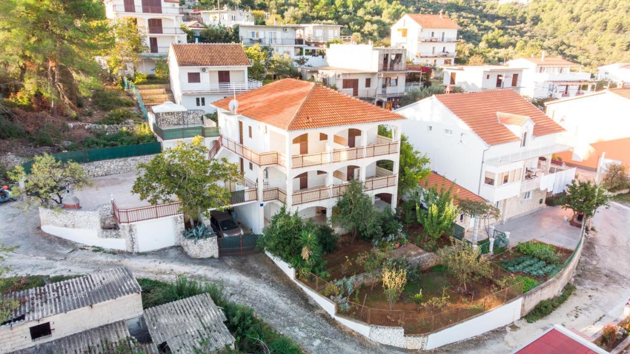 Holidays Apartments Slanada With Terrace And Sea View, Near The Beach & Town Trogir, Free Parking, Quiet Place On Peninsula Ciovo Luaran gambar