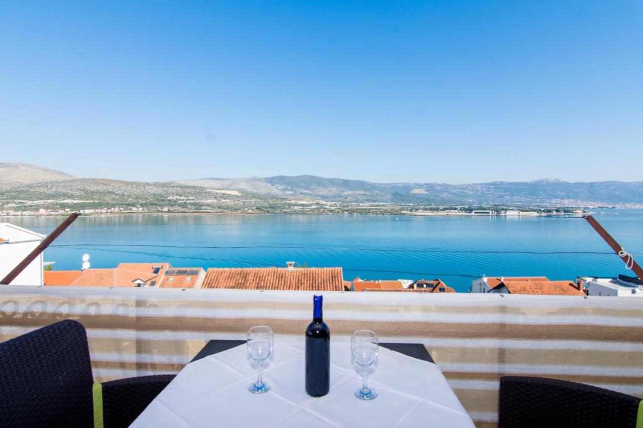 Holidays Apartments Slanada With Terrace And Sea View, Near The Beach & Town Trogir, Free Parking, Quiet Place On Peninsula Ciovo Luaran gambar