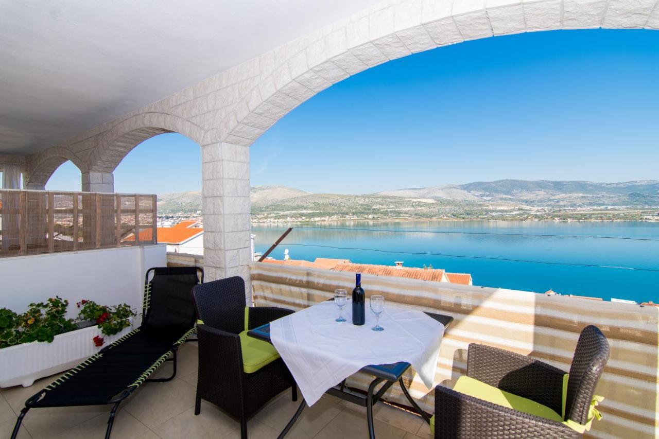 Holidays Apartments Slanada With Terrace And Sea View, Near The Beach & Town Trogir, Free Parking, Quiet Place On Peninsula Ciovo Luaran gambar