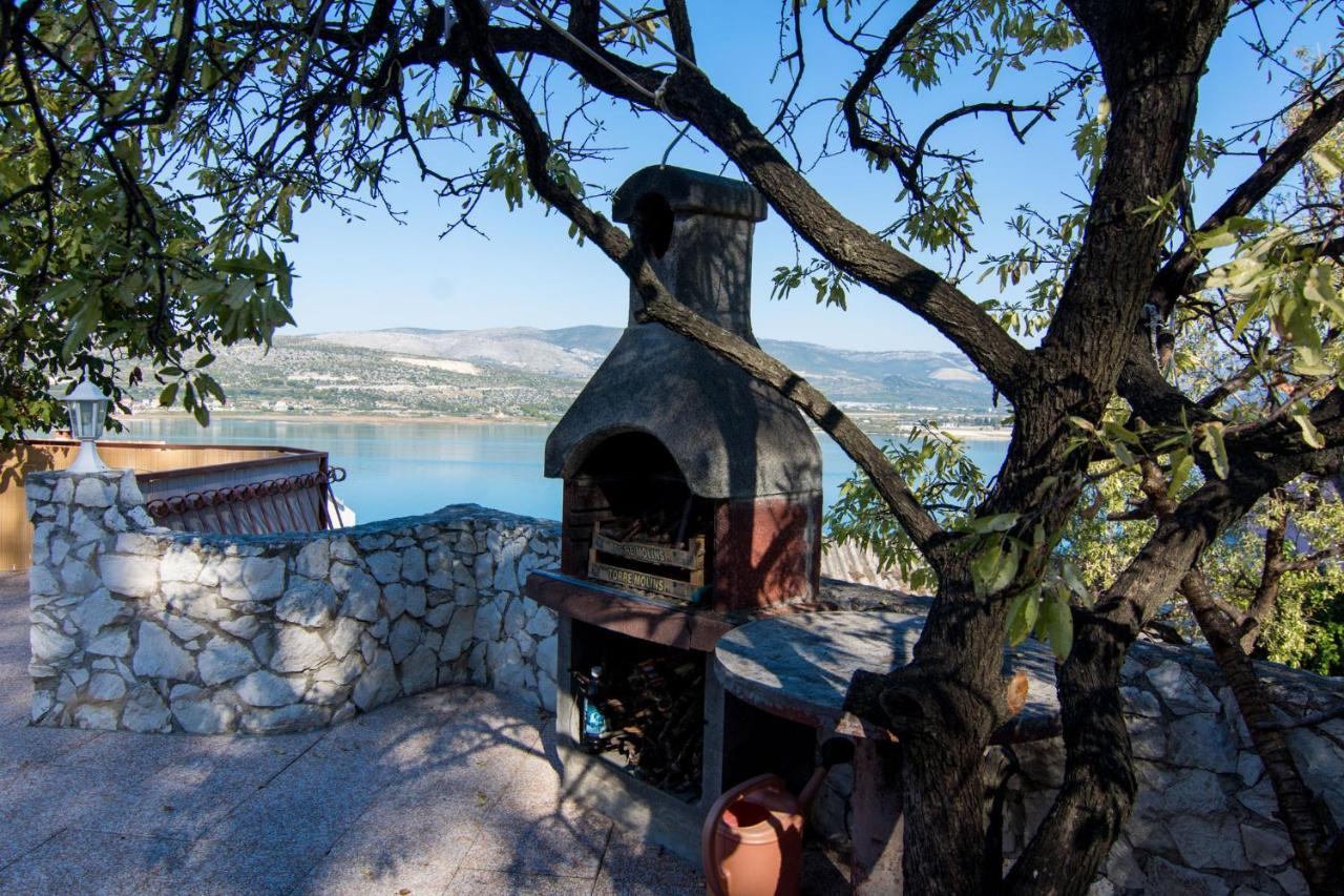Holidays Apartments Slanada With Terrace And Sea View, Near The Beach & Town Trogir, Free Parking, Quiet Place On Peninsula Ciovo Luaran gambar