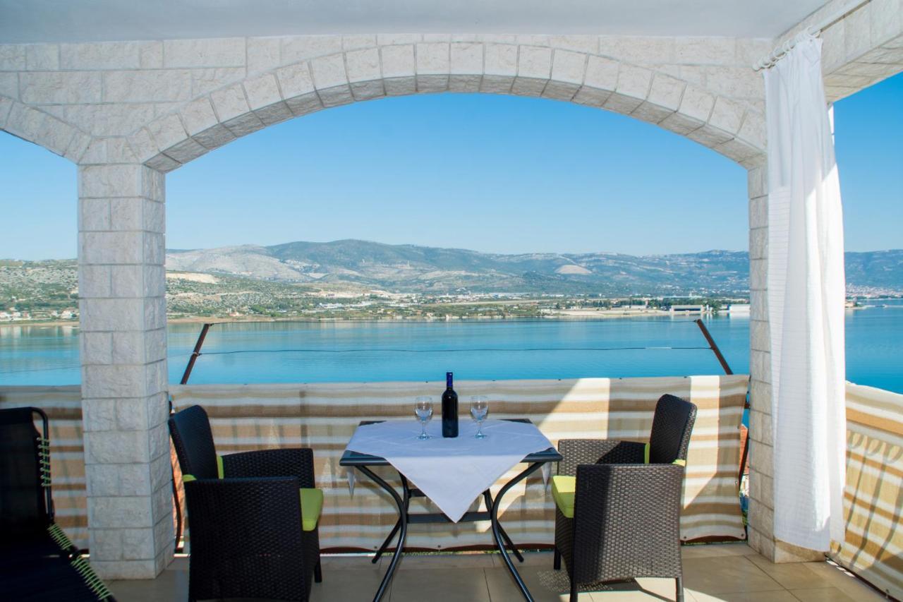 Holidays Apartments Slanada With Terrace And Sea View, Near The Beach & Town Trogir, Free Parking, Quiet Place On Peninsula Ciovo Luaran gambar