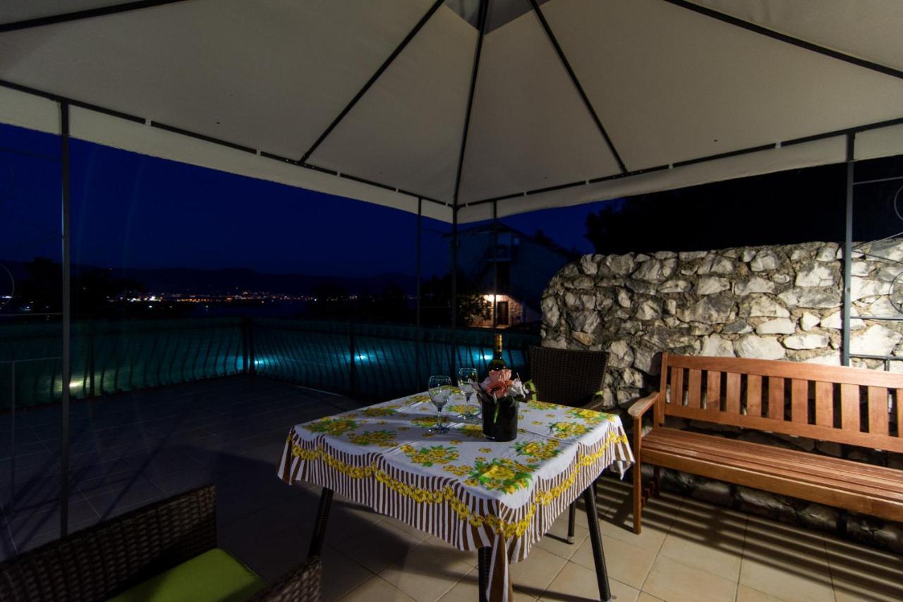 Holidays Apartments Slanada With Terrace And Sea View, Near The Beach & Town Trogir, Free Parking, Quiet Place On Peninsula Ciovo Luaran gambar