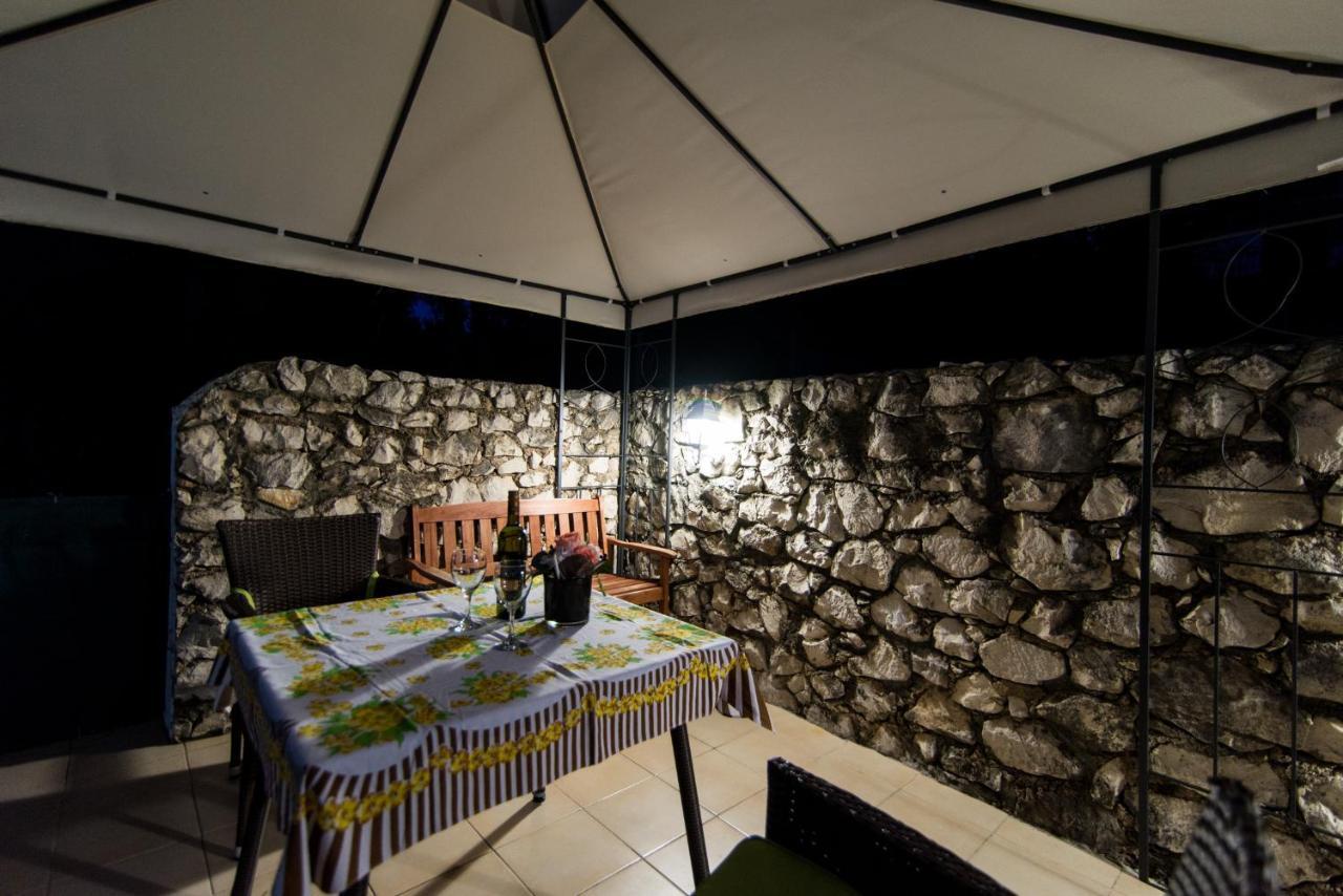 Holidays Apartments Slanada With Terrace And Sea View, Near The Beach & Town Trogir, Free Parking, Quiet Place On Peninsula Ciovo Luaran gambar