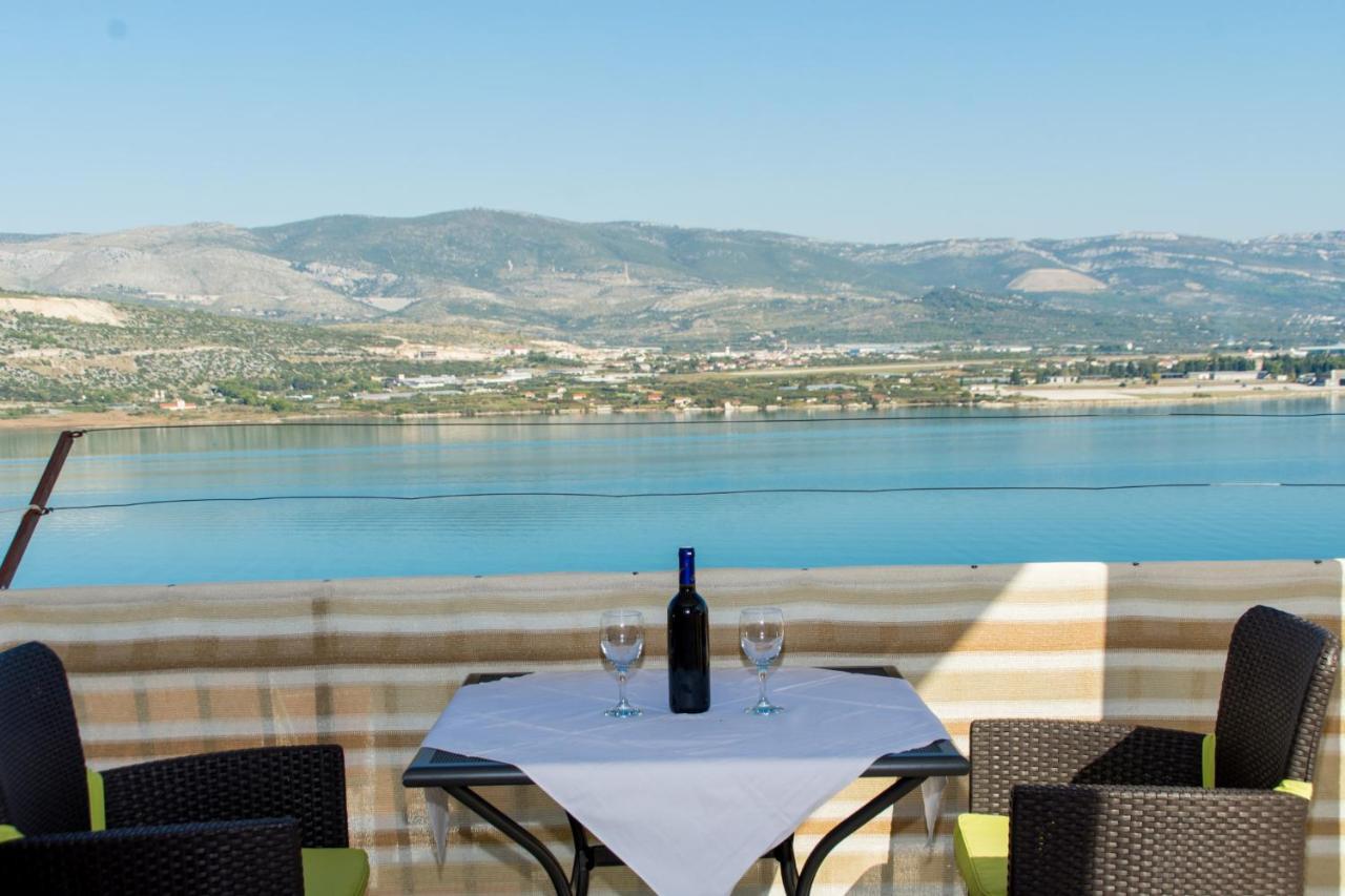 Holidays Apartments Slanada With Terrace And Sea View, Near The Beach & Town Trogir, Free Parking, Quiet Place On Peninsula Ciovo Luaran gambar